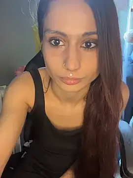 Snapshot of LaPetitechienne1 chatting on 01.21.25 LaPetitechienne1 online show from 01.21.25