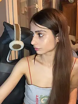 Snapshot of LaPetitechienne1 chatting on 01.29.25 LaPetitechienne1 online show from 01.29.25