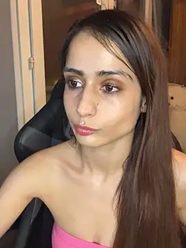 Snapshot of LaPetitechienne1 chatting on 02.02.25 LaPetitechienne1 online show from 02.02.25