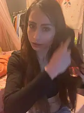 Snapshot of LaPetitechienne1 chatting on 02.19.25 LaPetitechienne1 online show from 02.19.25