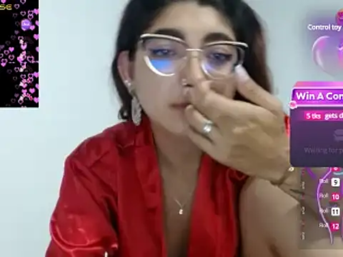 Snapshot of esteni chatting on 12.20.24 esteni online show from 12.20.24