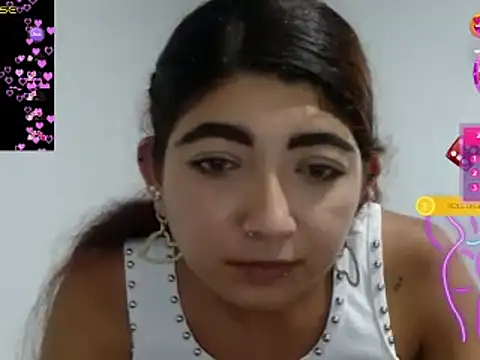 Snapshot of esteni chatting on 12.24.24 esteni online show from 12.24.24