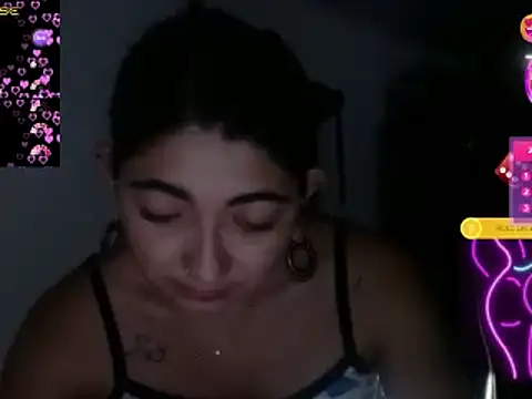 Snapshot of esteni chatting on 01.07.25 esteni online show from 01.07.25