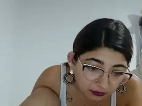 Snapshot of esteni chatting on 01.09.25 esteni online show from 01.09.25