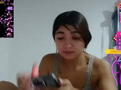 Snapshot of esteni chatting on 01.10.25 esteni online show from 01.10.25