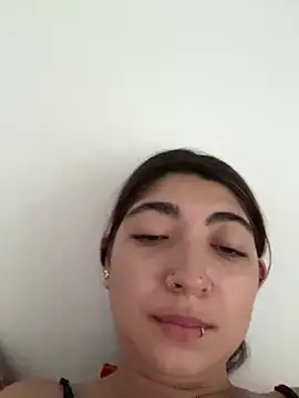 Snapshot of esteni chatting on 01.26.25 esteni online show from 01.26.25
