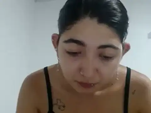 Snapshot of esteni chatting on 02.25.25 esteni online show from 02.25.25