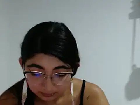 Snapshot of esteni chatting on 03.02.25 esteni online show from 03.02.25