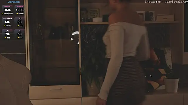 Chill out with Salvia online show from 11.25.25