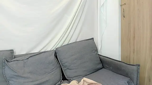 Mhelanny2 online show from 09.28.25