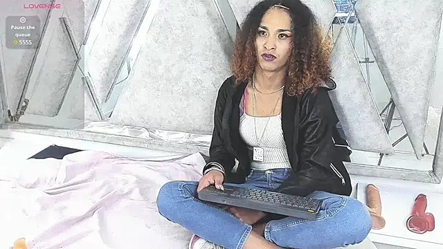 StefanyMiler online show from 12.17.24
