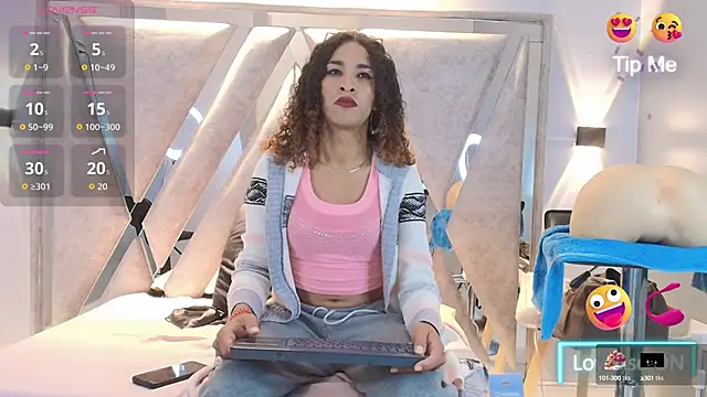 Snapshot of StefanyMiler chatting on 10.14.25 StefanyMiler online show from 10.14.25