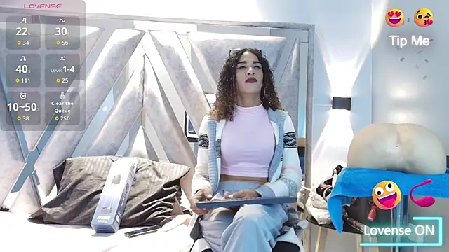 Snapshot of StefanyMiler chatting on 10.16.25 StefanyMiler online show from 10.16.25