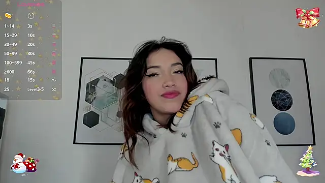 Snapshot of cristal__hot_1 chatting on 12.21.24 cristal hot 1 online show from 12.21.24