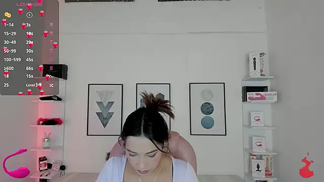 Snapshot of cristal__hot_1 chatting on 01.12.25 cristal hot 1 online show from 01.12.25