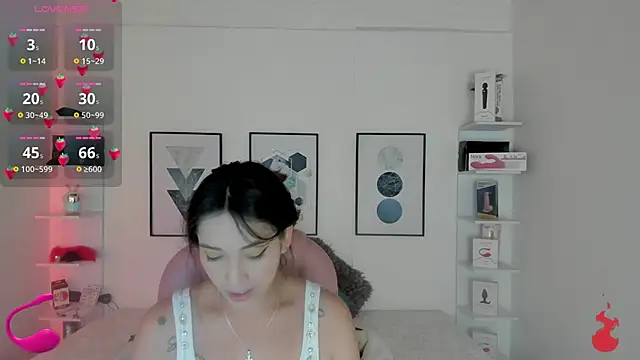 Snapshot of cristal__hot_1 chatting on 01.18.25 cristal hot 1 online show from 01.18.25