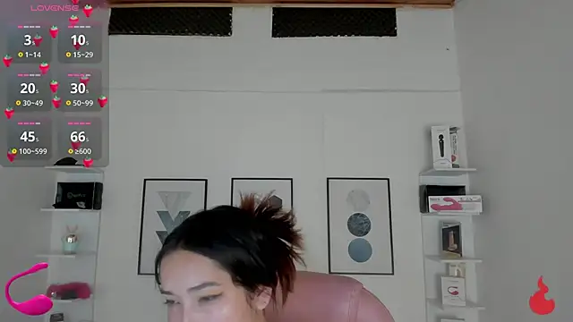 Snapshot of cristal__hot_1 chatting on 01.19.25 cristal hot 1 online show from 01.19.25