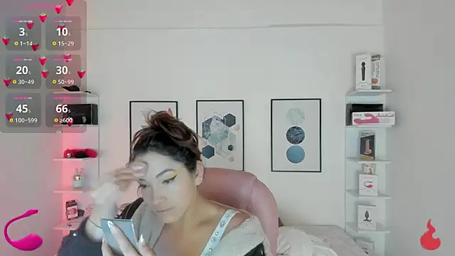 Snapshot of cristal__hot_1 chatting on 01.31.25 cristal hot 1 online show from 01.31.25