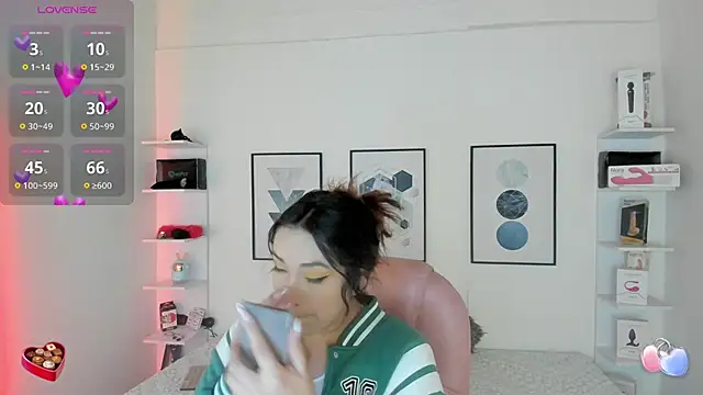 Snapshot of cristal__hot_1 chatting on 02.02.25 cristal hot 1 online show from 02.02.25