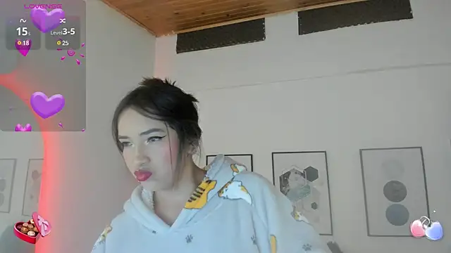 Snapshot of cristal__hot_1 chatting on 02.02.25 cristal hot 1 online show from 02.02.25