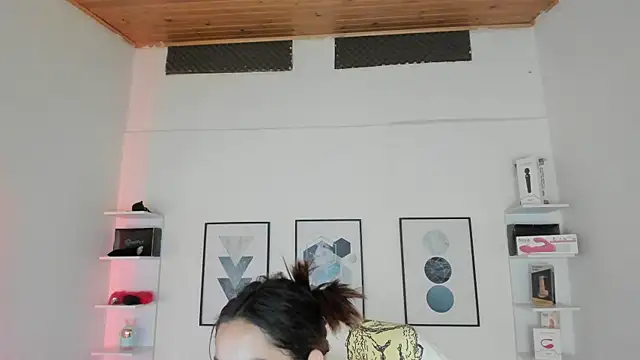 Snapshot of cristal__hot_1 chatting on 02.03.25 cristal hot 1 online show from 02.03.25