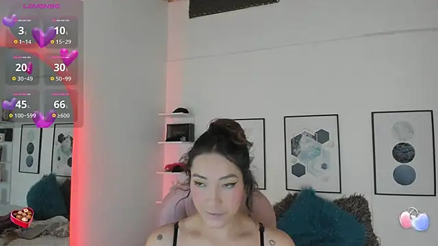 Snapshot of cristal__hot_1 chatting on 02.10.25 cristal hot 1 online show from 02.10.25