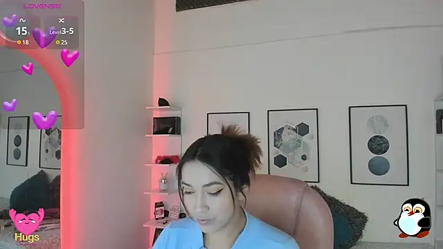 Snapshot of cristal__hot_1 chatting on 02.16.25 cristal hot 1 online show from 02.16.25