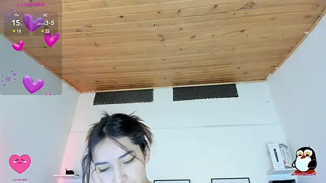Snapshot of cristal__hot_1 chatting on 02.23.25 cristal hot 1 online show from 02.23.25