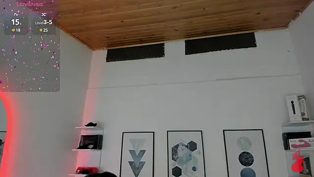 Snapshot of cristal__hot_1 chatting on 03.15.25 cristal hot 1 online show from 03.15.25