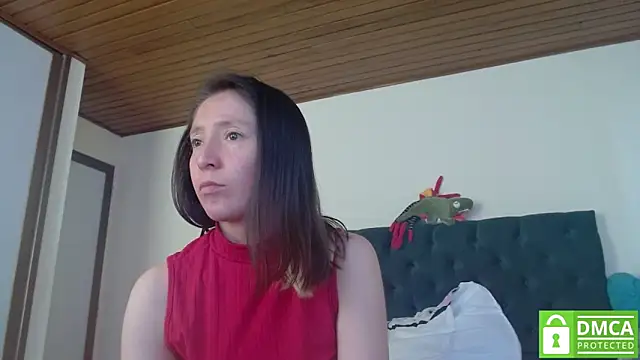 Snapshot of Sophi_Cute chatting on 12.09.24 Sophi Cute online show from 12.09.24
