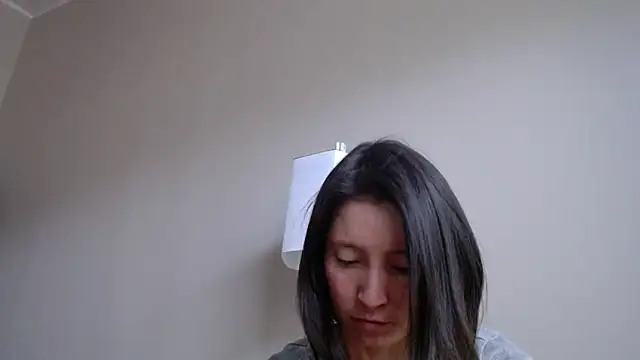 Snapshot of Sophi_Cute chatting on 02.01.25 Sophi Cute online show from 02.01.25
