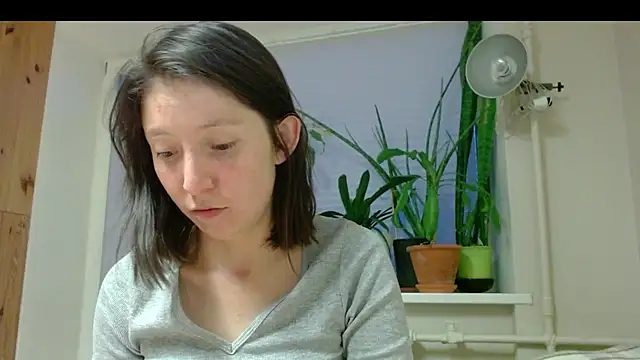 Snapshot of Sophi_Cute chatting on 02.15.25 Sophi Cute online show from 02.15.25