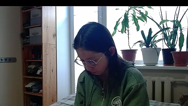 Snapshot of Sophi_Cute chatting on 02.21.25 Sophi Cute online show from 02.21.25