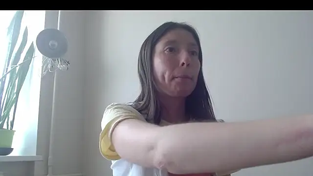 Snapshot of Sophi_Cute chatting on 03.17.25 Sophi Cute online show from 03.17.25
