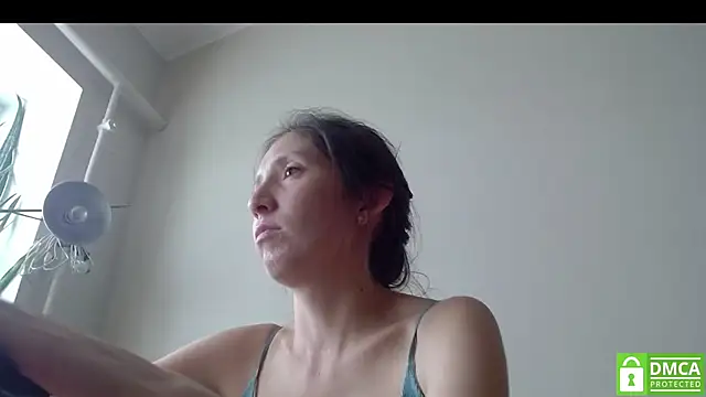 Snapshot of Sophi_Cute chatting on 09.10.25 Sophi Cute online show from 09.10.25