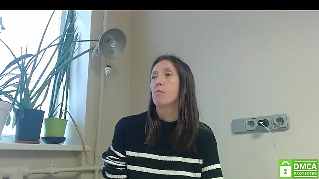 Sophi Cute online show from 10.28.25