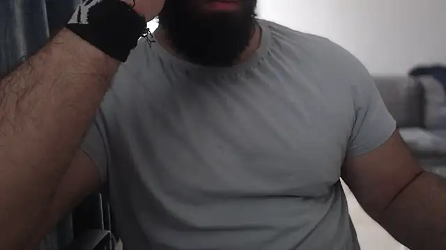 hugemachohandsome online show from 10.05.25