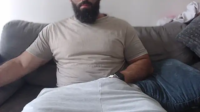 Snapshot of hugemachohandsome chatting on 06.27.26 hugemachohandsome online show from 06.27.26