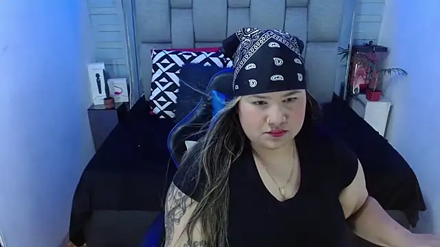 evelin zaens online show from 11.11.25