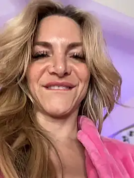 Snapshot of MessyNastyQueen chatting on 12.22.24 MessyNastyQueen online show from 12.22.24