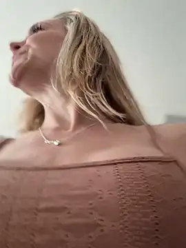 Snapshot of MessyNastyQueen chatting on 03.14.25 MessyNastyQueen online show from 03.14.25