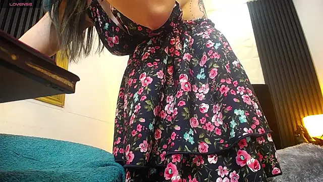 alicia moom online show from 12.02.24