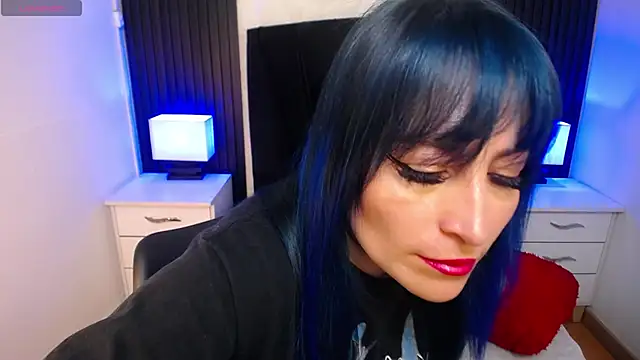 alicia moom online show from 10.11.25