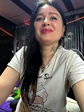 KikiXRed online show from 04.12.26