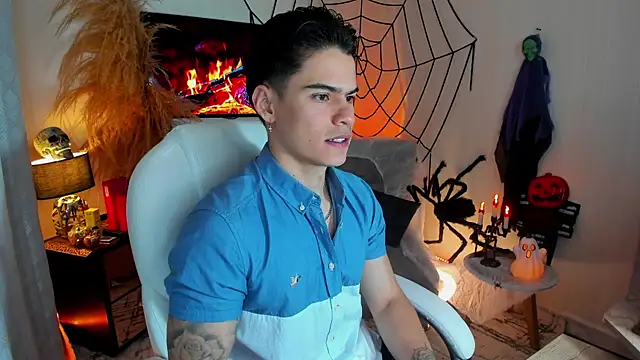 Snapshot of Matias_Murrier chatting on 10.21.25 Matias Murrier online show from 10.21.25