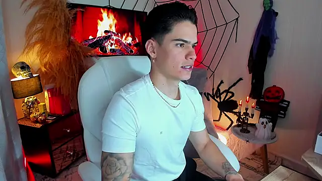 Snapshot of Matias_Murrier chatting on 10.22.25 Matias Murrier online show from 10.22.25