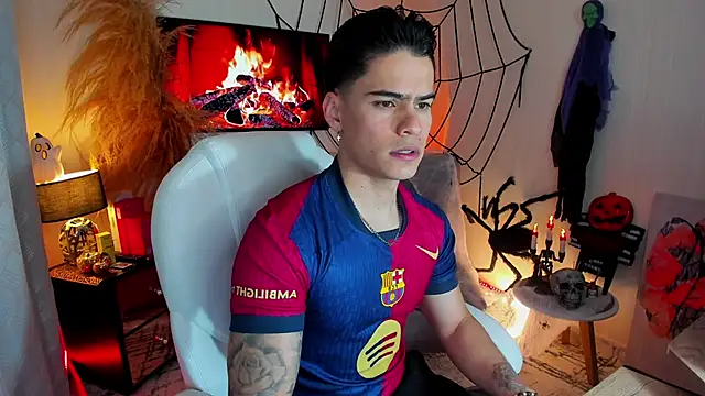 Snapshot of Matias_Murrier chatting on 10.26.25 Matias Murrier online show from 10.26.25