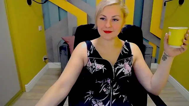 Snapshot of Candy_Long chatting on 12.03.24 Candy Long online show from 12.03.24