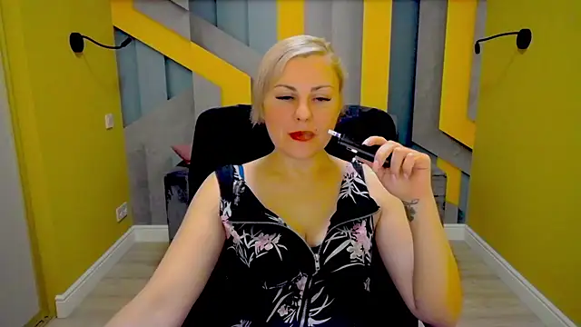Snapshot of Candy_Long chatting on 12.03.24 Candy Long online show from 12.03.24