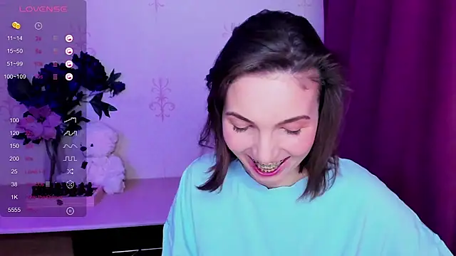 KindHazelHere  online show from 03.05.26